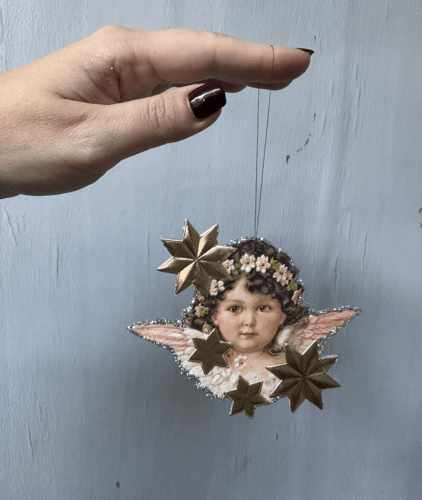 Engel med guldstjerner