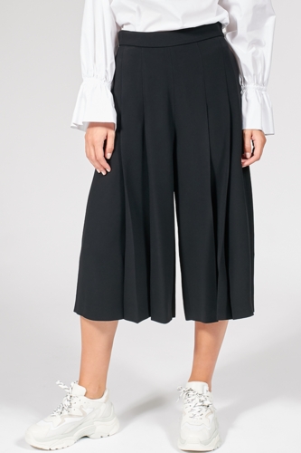 Cropped pants