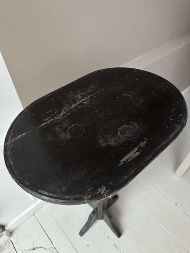 Antikt svensk sidebord