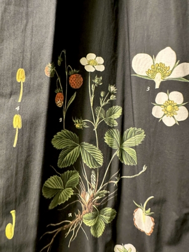 VOLUME SKIRT WITH BOTANICAL PRINT