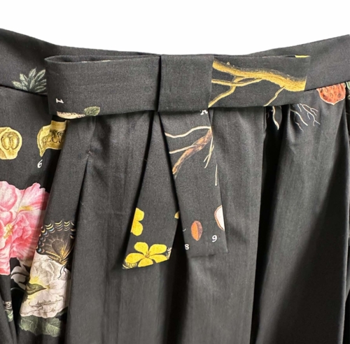 VOLUME SKIRT WITH BOTANICAL PRINT