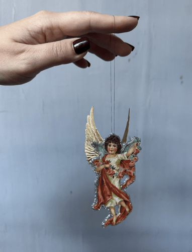 Engel med guldvinger