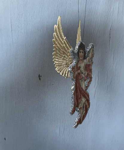 Engel med guldvinger